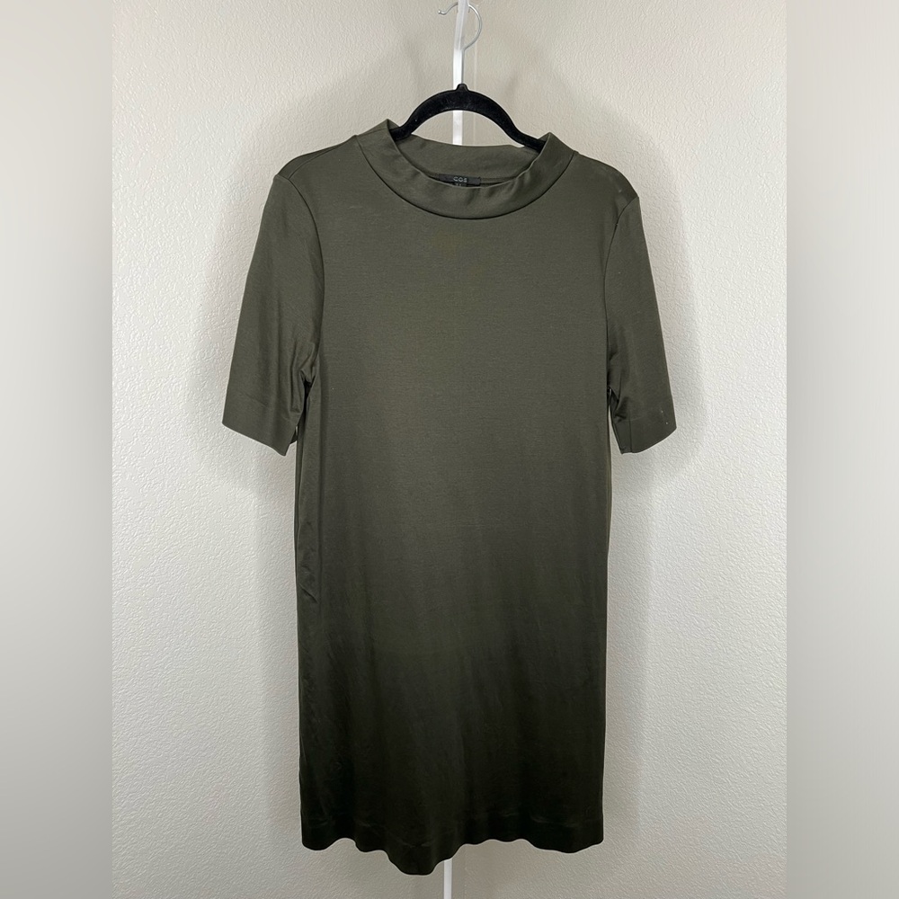 COS Short-sleeve Mid-dress